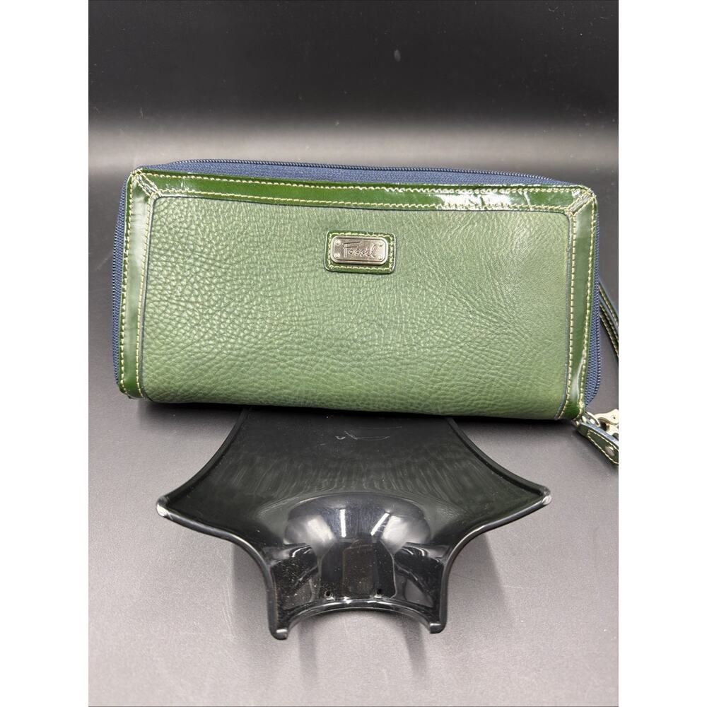 Fossil Green Olive Leather Passport Holder Travel Wallet Zip Around Organizer